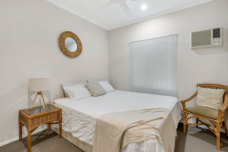 Photo - 84 Baronia Crescent, Holloways Beach QLD 4878 - Image 6