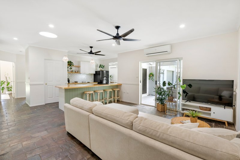 Photo - 84 Baronia Crescent, Holloways Beach QLD 4878 - Image 18