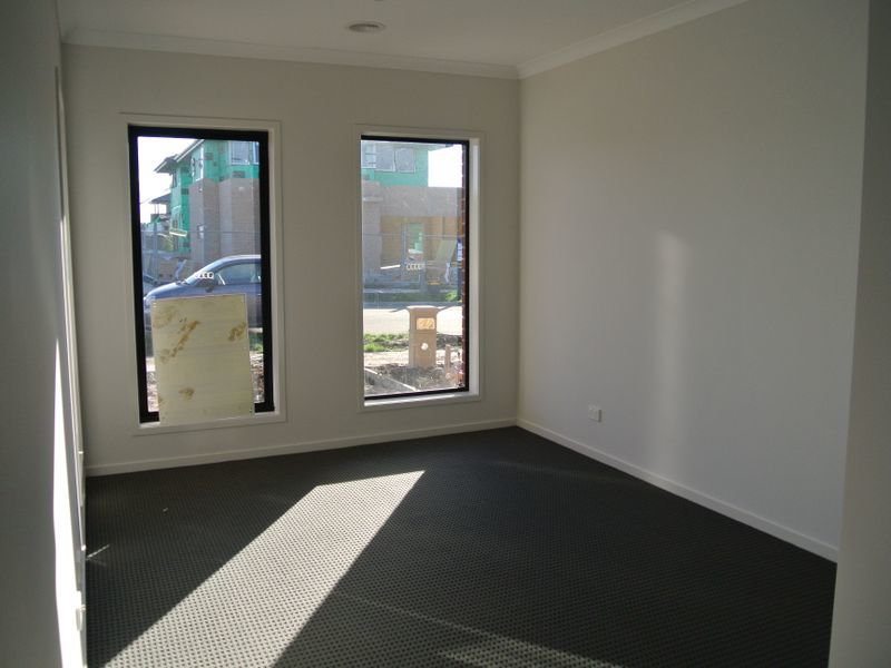 Photo - 84 Bimberry Circuit, Clyde VIC 3978 - Image 3