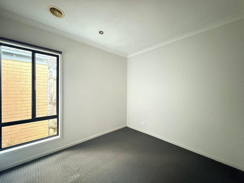 Photo - 84 Bimberry Circuit, Clyde VIC 3978 - Image 6