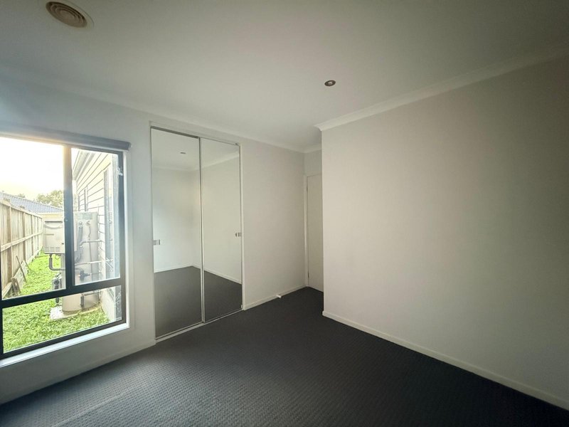 Photo - 84 Bimberry Circuit, Clyde VIC 3978 - Image 7