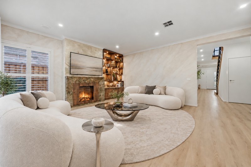 Photo - 84 Carora Circuit, Clyde North VIC 3978 - Image 4
