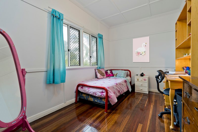 Photo - 84 Dawson Parade, Keperra QLD 4054 - Image 7