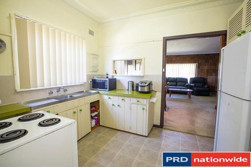 Photo - 84 Elizabeth Crescent, Kingswood NSW 2747 - Image 6