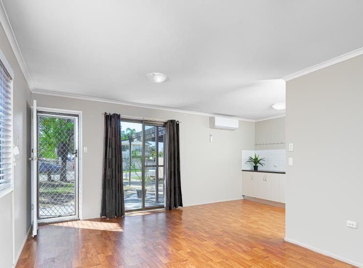 Photo - 84 Frank Street, Caboolture South QLD 4510 - Image 4