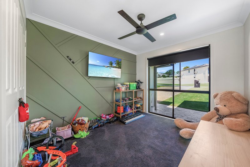 Photo - 84 Golden Bear Drive, Arundel QLD 4214 - Image 16