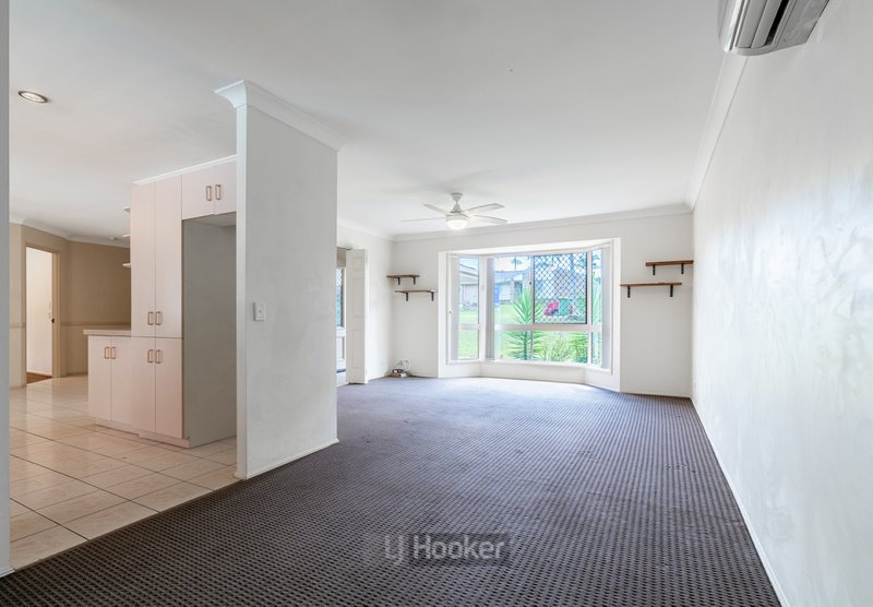 Photo - 84 Haldham Crescent, Regents Park QLD 4118 - Image 15