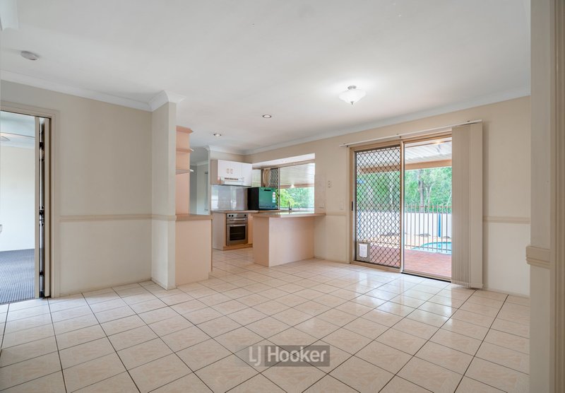 Photo - 84 Haldham Crescent, Regents Park QLD 4118 - Image 20