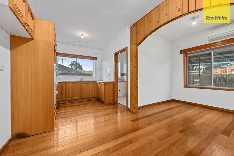 Photo - 84 Henry Street, St Albans VIC 3021 - Image 2