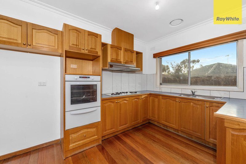 Photo - 84 Henry Street, St Albans VIC 3021 - Image 4