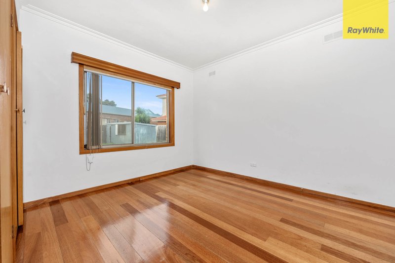 Photo - 84 Henry Street, St Albans VIC 3021 - Image 7