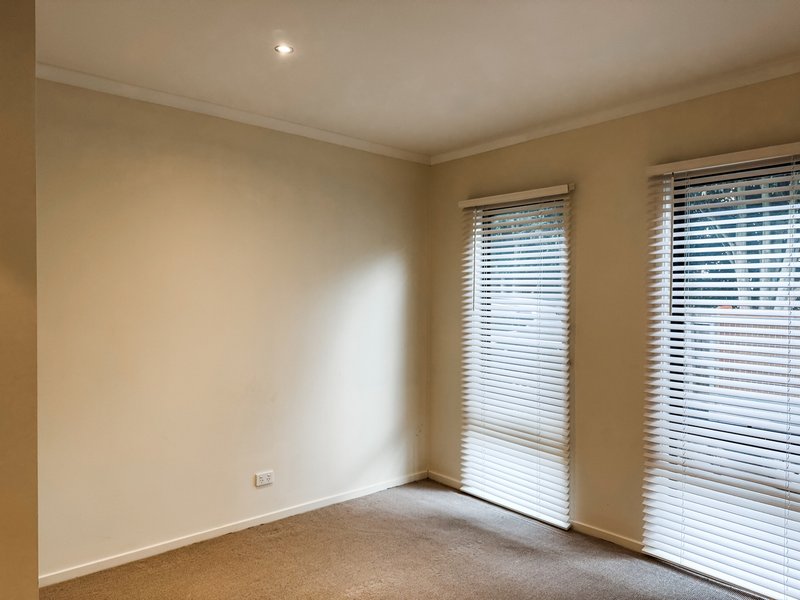 Photo - 84 Katherine Circuit, Cowes VIC 3922 - Image 5