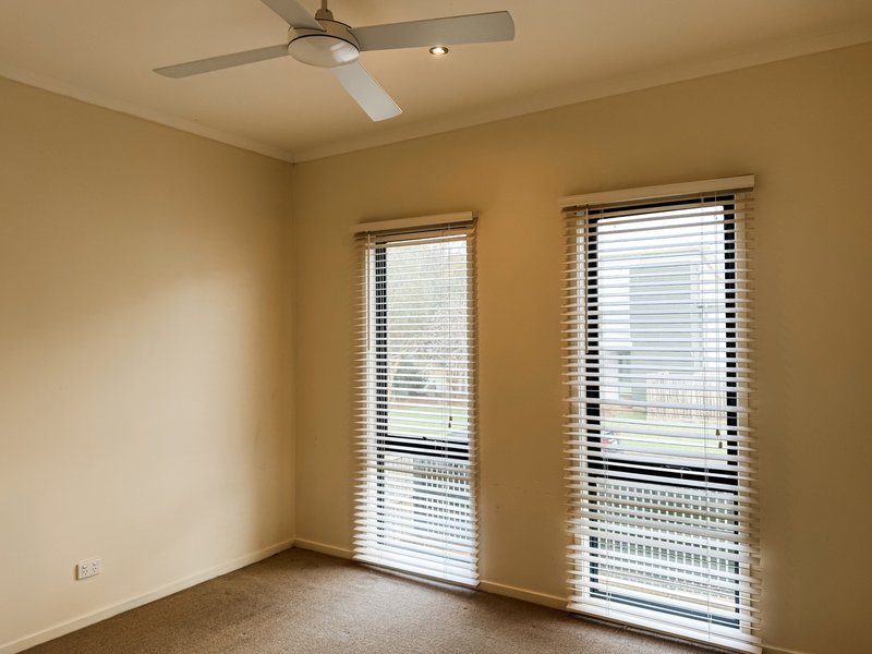 Photo - 84 Katherine Circuit, Cowes VIC 3922 - Image 10