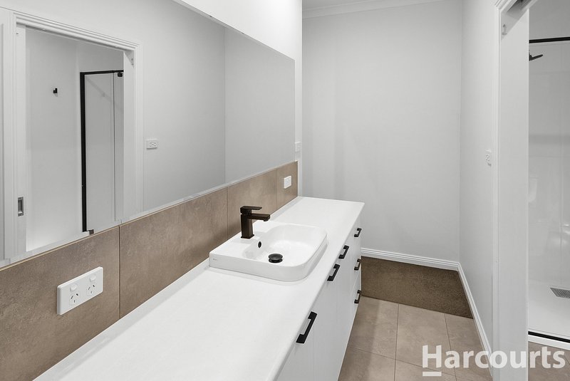 Photo - 84 Kokoda Drive, Haven VIC 3401 - Image 11
