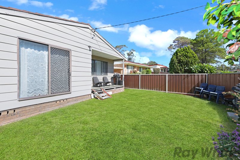 Photo - 84 Laelana Avenue, Budgewoi NSW 2262 - Image 4