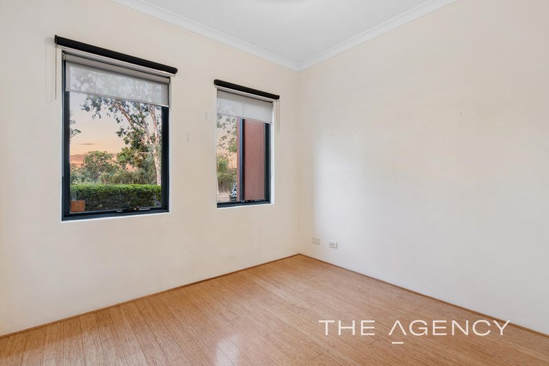 Photo - 84 Lambertia Crescent, High Wycombe WA 6057 - Image 6