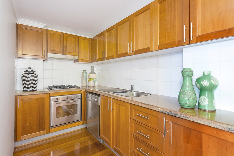 Photo - 8/4 Little Alfred Street, North Sydney NSW 2060 - Image 2