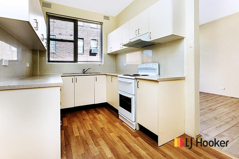 Photo - 8/4 Loftus Street, Ashfield NSW 2131 - Image 3