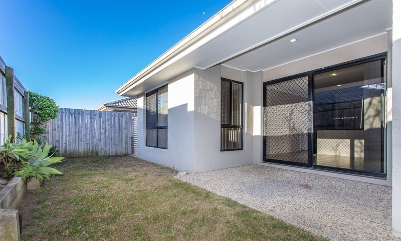 Photo - 84 Mackintosh Drive, North Lakes QLD 4509 - Image 8