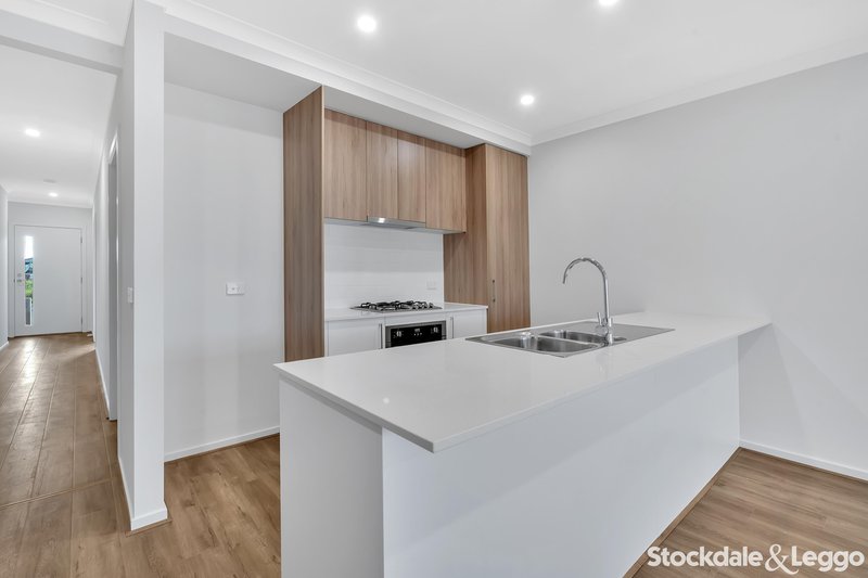 Photo - 84 Malkari Circuit, Greenvale VIC 3059 - Image 3