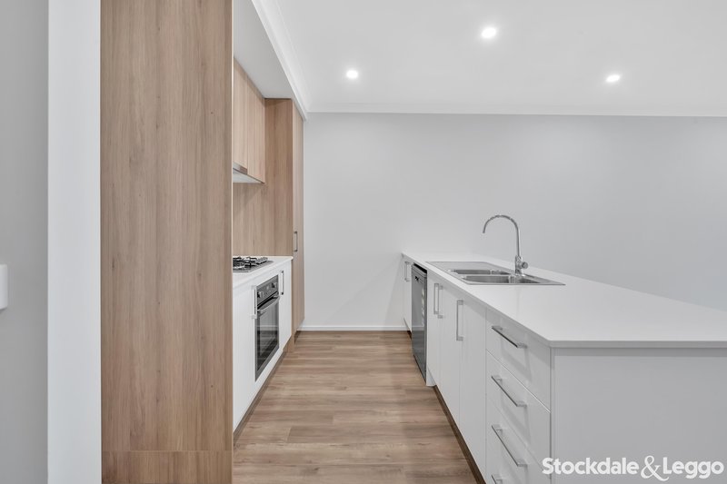 Photo - 84 Malkari Circuit, Greenvale VIC 3059 - Image 4