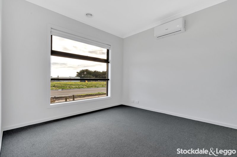Photo - 84 Malkari Circuit, Greenvale VIC 3059 - Image 8