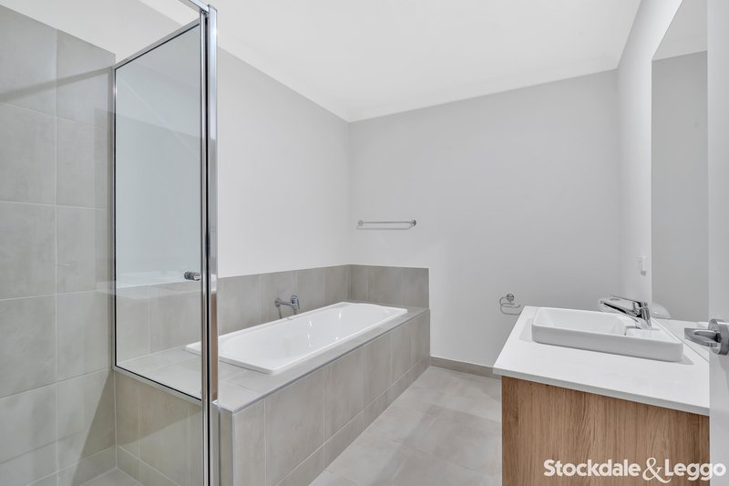 Photo - 84 Malkari Circuit, Greenvale VIC 3059 - Image 11