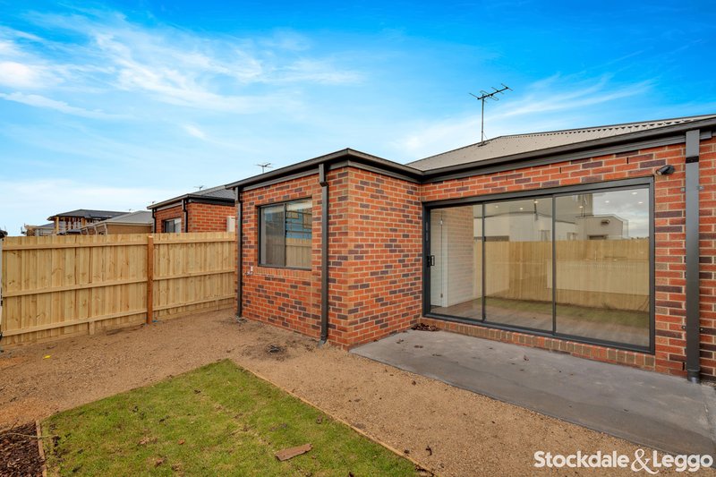 Photo - 84 Malkari Circuit, Greenvale VIC 3059 - Image 12