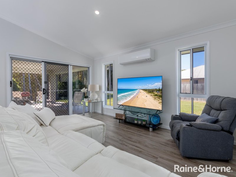 Photo - 84 Malvern Drive, Moore Park Beach QLD 4670 - Image 6
