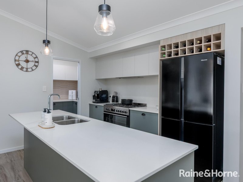 Photo - 84 Malvern Drive, Moore Park Beach QLD 4670 - Image 7