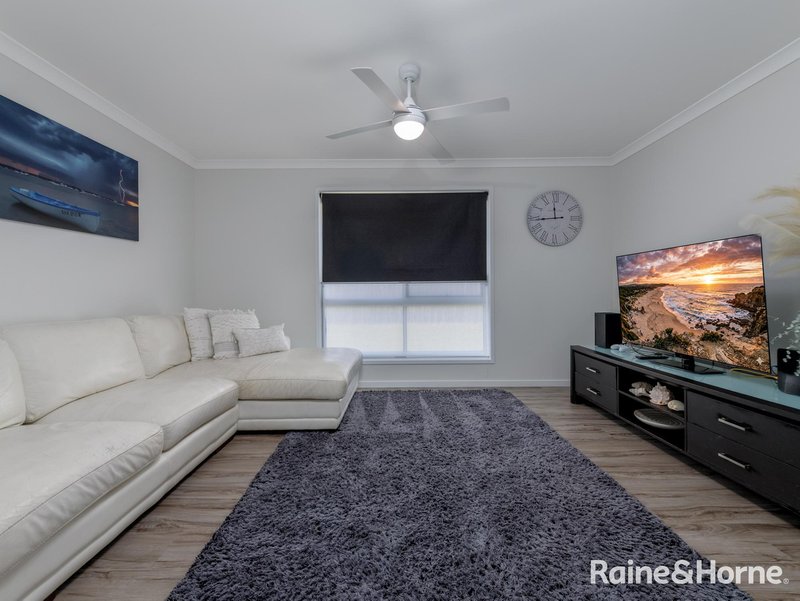 Photo - 84 Malvern Drive, Moore Park Beach QLD 4670 - Image 9