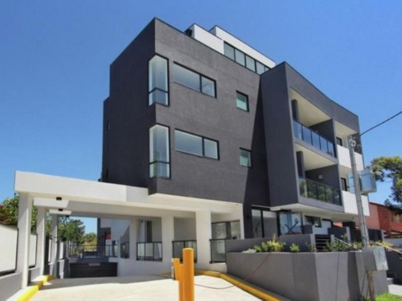 8/4 Mayberry Cresent , Liverpool NSW 2170