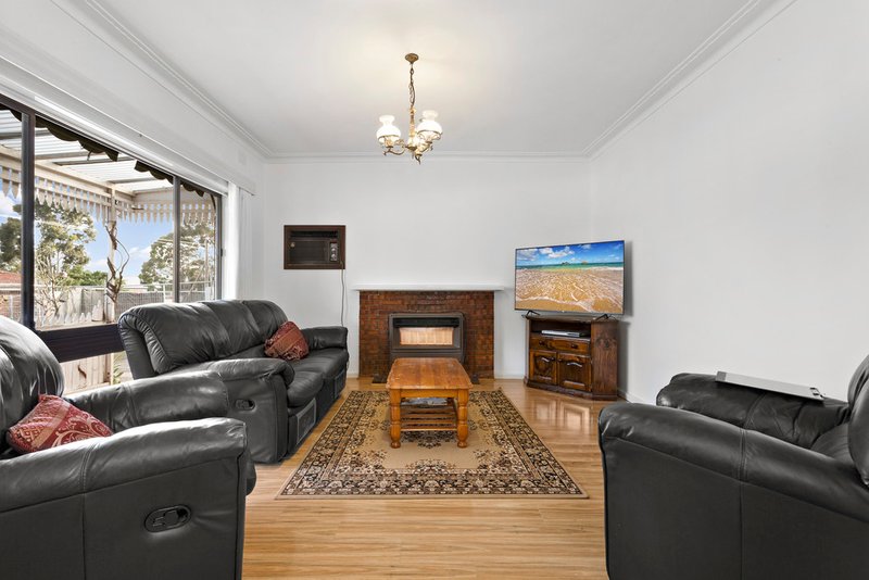 Photo - 84 Mount View Road, Lalor VIC 3075 - Image 6