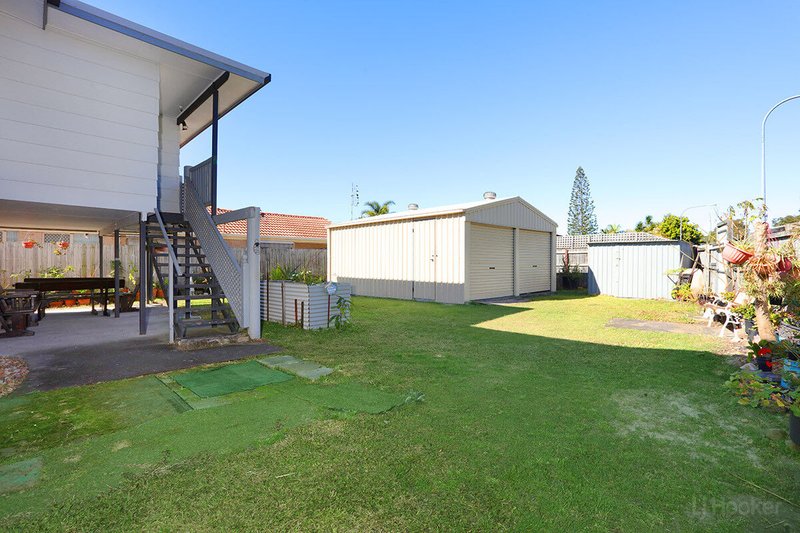 Photo - 84 Poinsettia Avenue, Runaway Bay QLD 4216 - Image 5