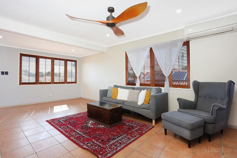 Photo - 84 Poinsettia Avenue, Runaway Bay QLD 4216 - Image 11