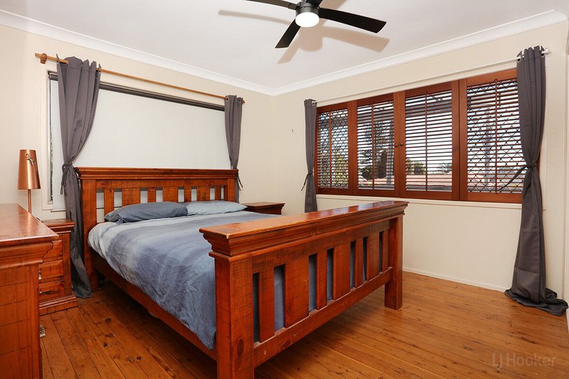 Photo - 84 Poinsettia Avenue, Runaway Bay QLD 4216 - Image 14