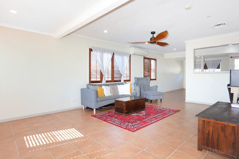 Photo - 84 Poinsettia Avenue, Runaway Bay QLD 4216 - Image 21