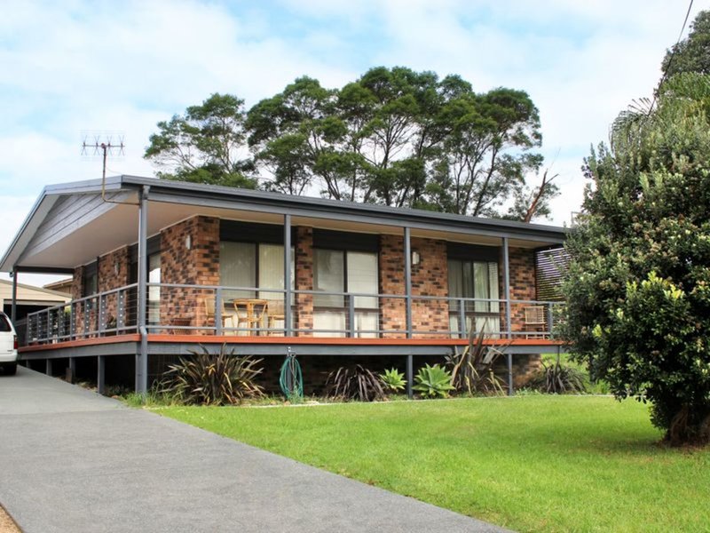 84 Princes Highway, Lake Tabourie NSW 2539