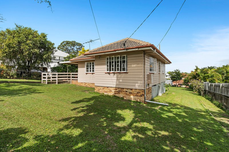 Photo - 84 Prospect Street, Wynnum QLD 4178 - Image 5