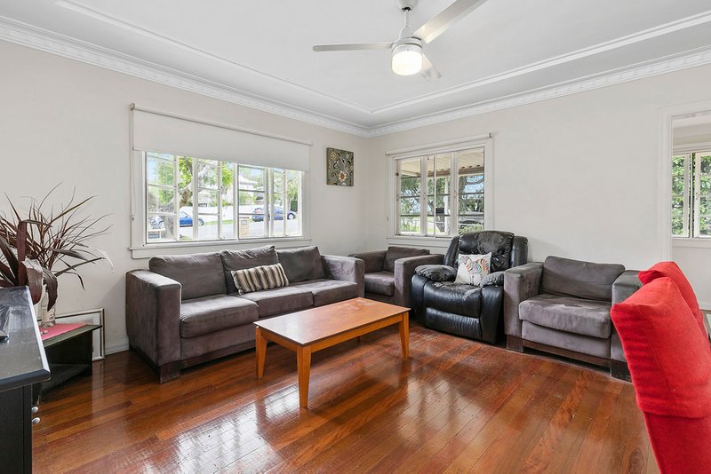 Photo - 84 Prospect Street, Wynnum QLD 4178 - Image 8