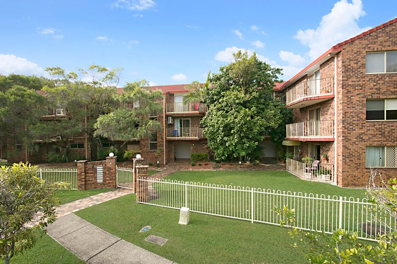 Photo - 8/4 Rolan Court, Palm Beach QLD 4221 - Image 2