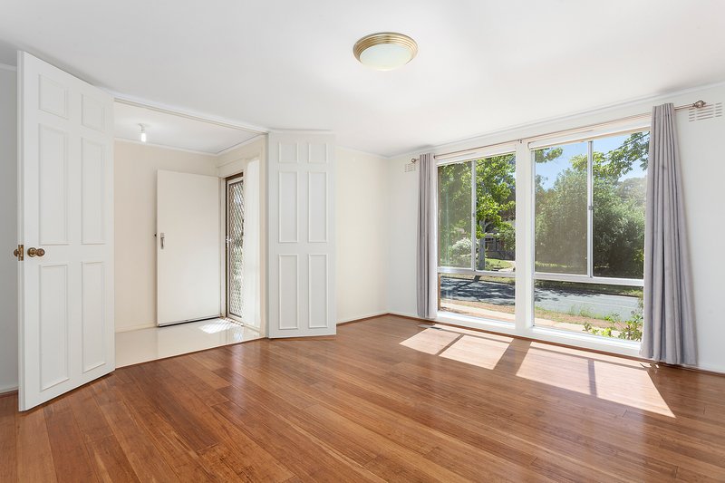 Photo - 84 Ross Smith Crescent, Scullin ACT 2614 - Image 4
