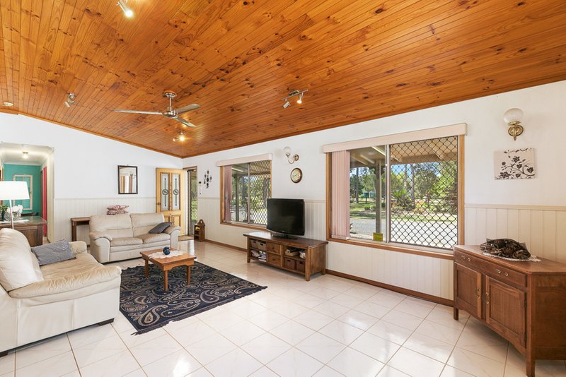 Photo - 84 Scanlan Street, Sunshine Acres QLD 4655 - Image 6