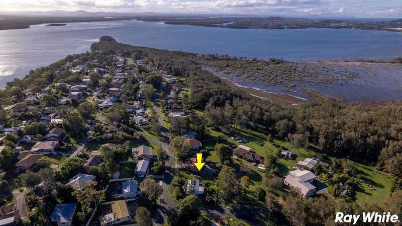 84 Seabreeze Parade, Green Point NSW 2428