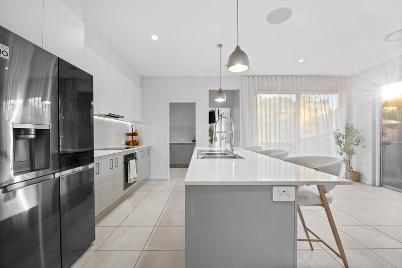Photo - 84 Steiner Crescent, Baringa QLD 4551 - Image 11