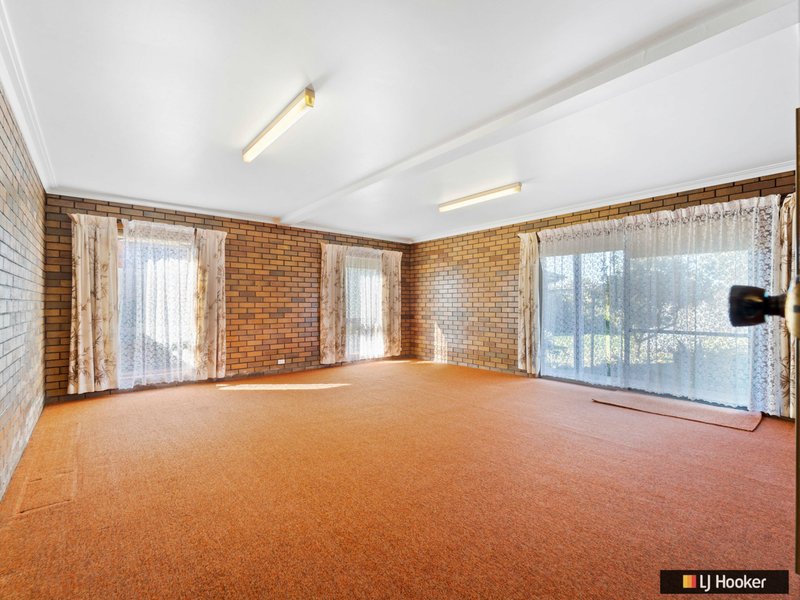 Photo - 84 Tahara Street, Hamlyn Heights VIC 3215 - Image 5