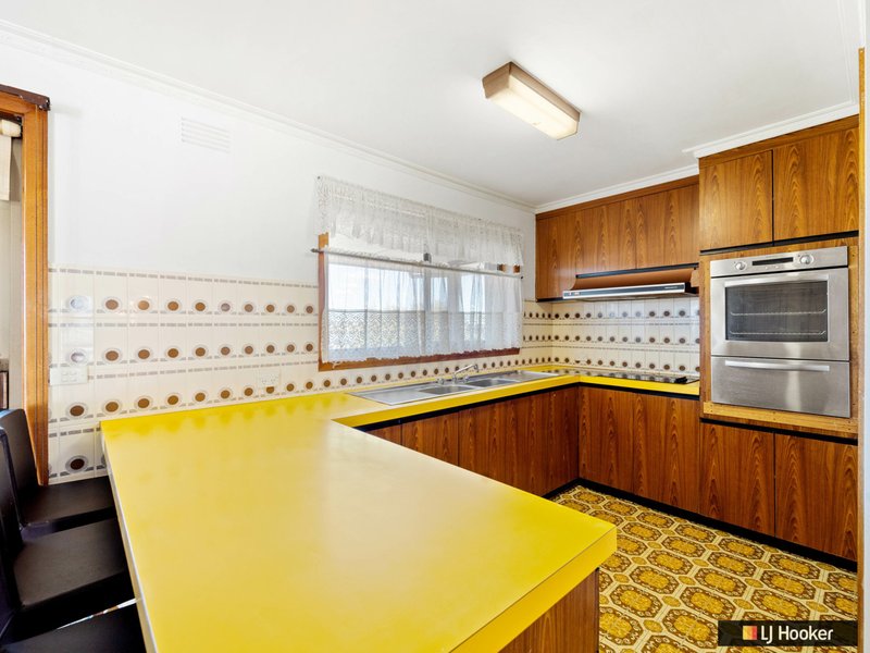 Photo - 84 Tahara Street, Hamlyn Heights VIC 3215 - Image 15