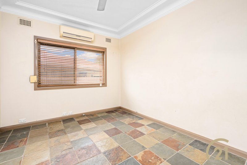 Photo - 84 Tangerine Street, Fairfield East NSW 2165 - Image 2