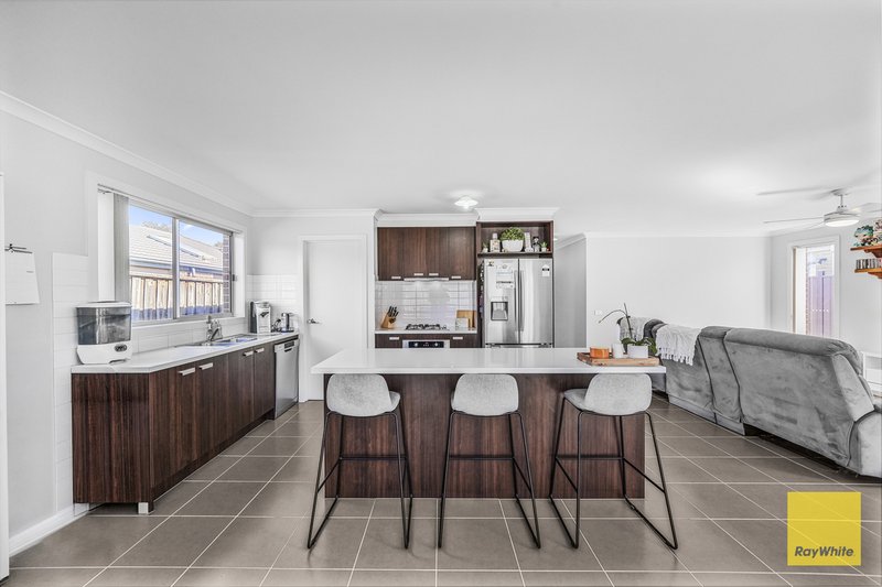 Photo - 84 Tyler Crescent, Tarneit VIC 3029 - Image 6
