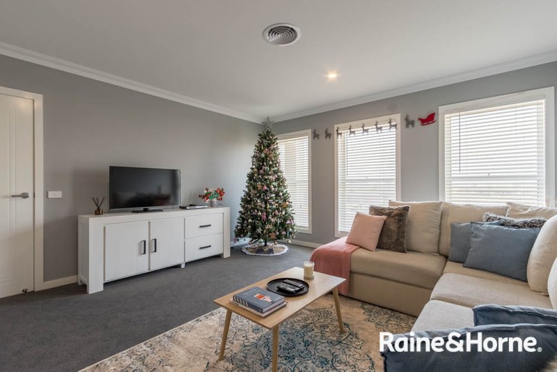 Photo - 84 Wentworth Drive, Kelso NSW 2795 - Image 10